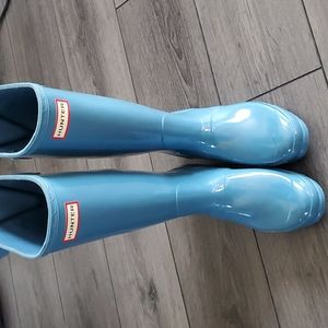 New Hunter boots size 7 in blue